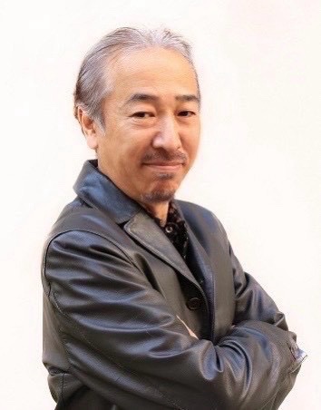 g_mmc's tweet photo. 🌊HOKUSAIラプソディア🌊
　　　  出演者紹介

噺家役 / 土屋トシヒデ
　　　　　　アーツビジョン 所属

前回に引き続き、噺家役を務めて頂いております！
声優として、また講師としても長年活動されており、今作においてもその経験を存分に発揮して頂いております。

【出演作】
・「機動戦士ガンダムTHE ORIGIN｣  / マッシュ役
・｢ストリートファイターZERO3｣ / ガイル 役

🎫チケット予約はこちら▼
https://t.co/0B0J0mI2Wo

#劇団MMC #北斎2026