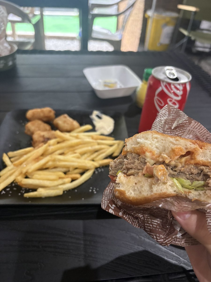 uohrnt's tweet photo. 南アフリカの料理食べた！めっちゃうまい！ https://t.co/cb5UAq8FST