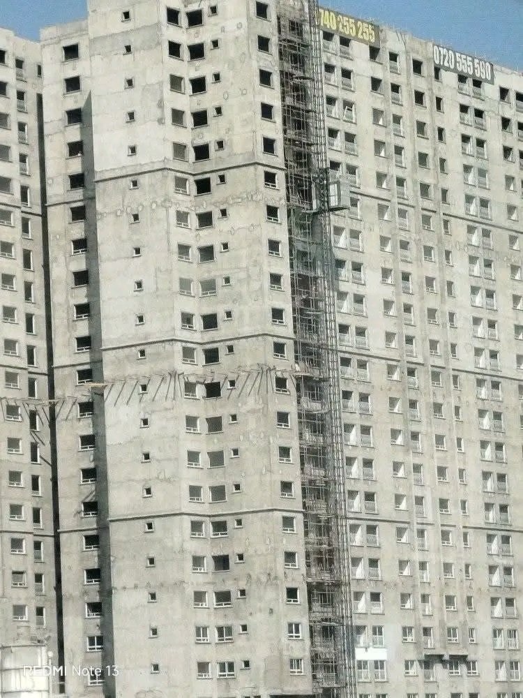 ignyharaz2's tweet photo. South C, Nairobi.

25 floors and still counting.

High rise building https://t.co/is4i4aoqkl
