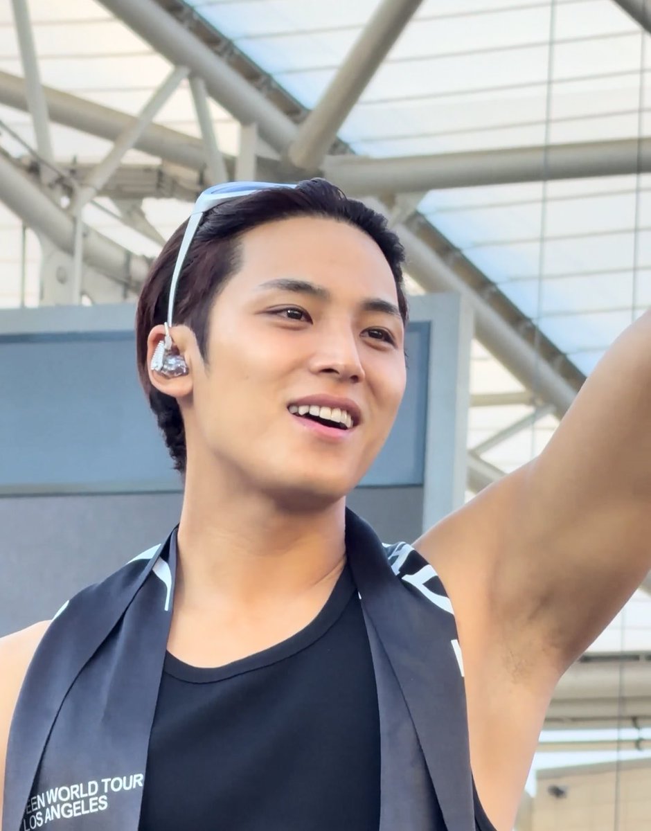 gyumin997's tweet photo. i love u https://t.co/1B2ygni4q2