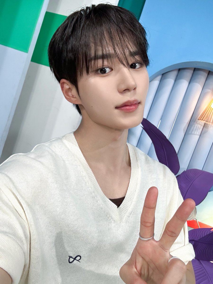 ALD1_official's tweet photo. 2026.08.29. 살림하는 남자들 시즌2

#ALPHADRIVEONE #ALD1 
#알파드라이브원
#JUNSEO #준서 https://t.co/if0i9mPLtR