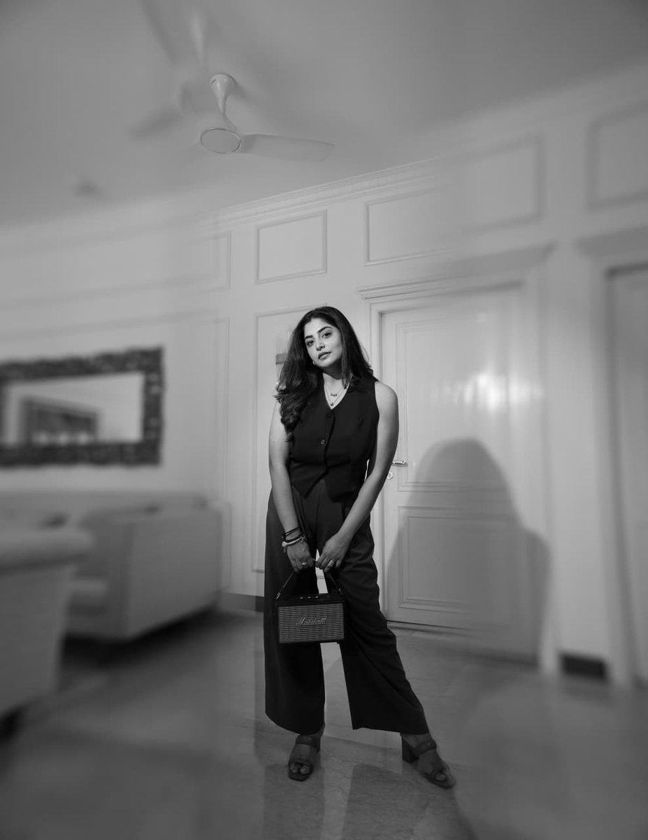 onlynikil's tweet photo. #NM23Prime @posterboyoffl 

✨ Stunning transformation! ✨of 

@mohan_manjima #ManjimaMohan #StunningTransformation #NewAvatar #Photoshoot #Radiant https://t.co/fjo6dHmgt0