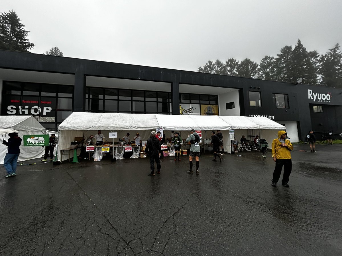 imomo0820's tweet photo. 志賀高原100はずっと雨ですね
結構な雨量で路面は川になっていると報告がありました https://t.co/1Ug6bL6Yka