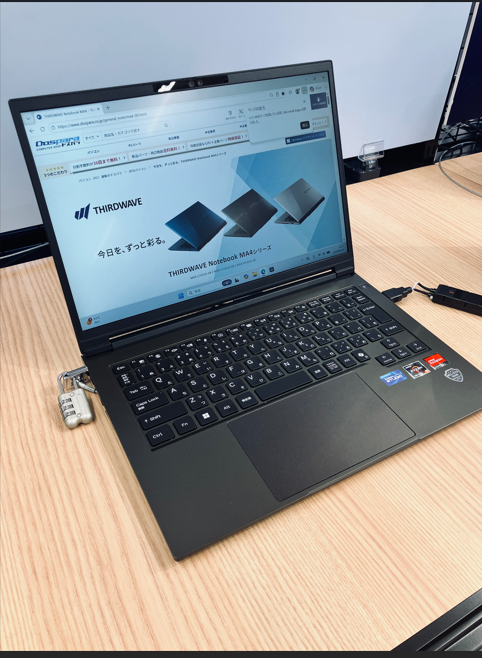 dospara_kuma's tweet photo. 💻✨スタッフおすすめPC✨
#THIRDWAVE MA4
「仕事や普段使いにPCが欲しいけど、大きいのはちょっと…」
そんな方におすすめ🙌
コンパクトで置き場所に困りにくく、ネット・Office作業・動画視聴など幅広く活躍!
省スペースPCをお探しなら、ぜひ店頭でチェック👀✨
#ドスパラスタッフ https://t.co/oMTQttGZrk