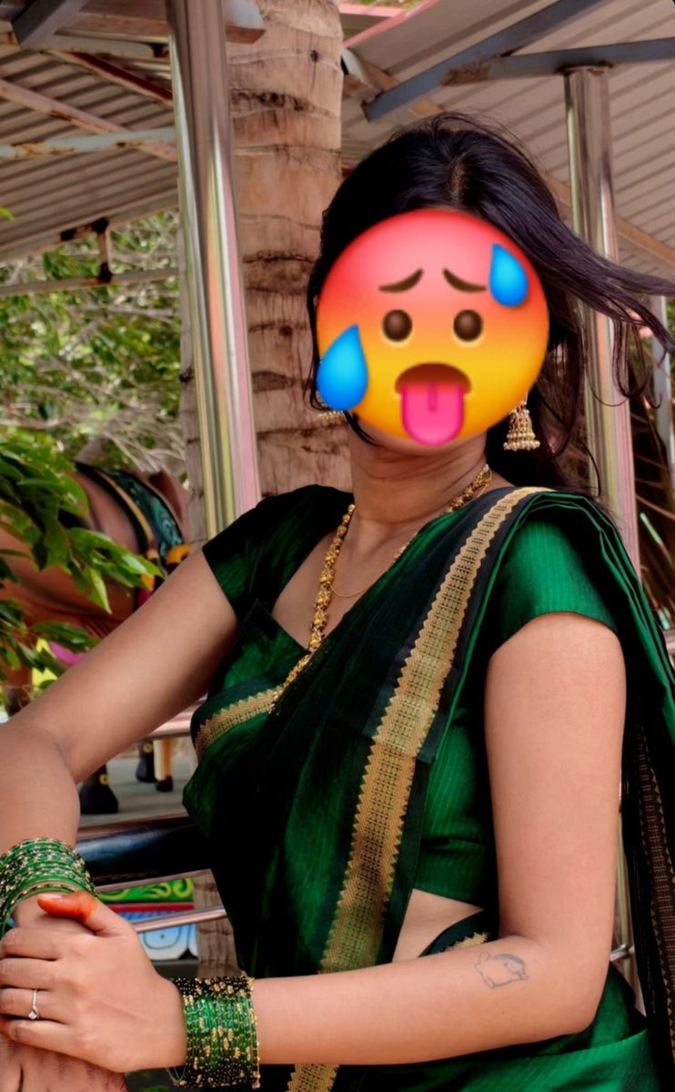 smart_mtk's tweet photo. Follower friend eldi irukkaaaa saree la gummunu irukka munda... Saree aha avuthu vittu jacket ooda molai aha kasakku aprom avuthu vittu #molai aha chappi edukkanum https://t.co/potNXm54Hw