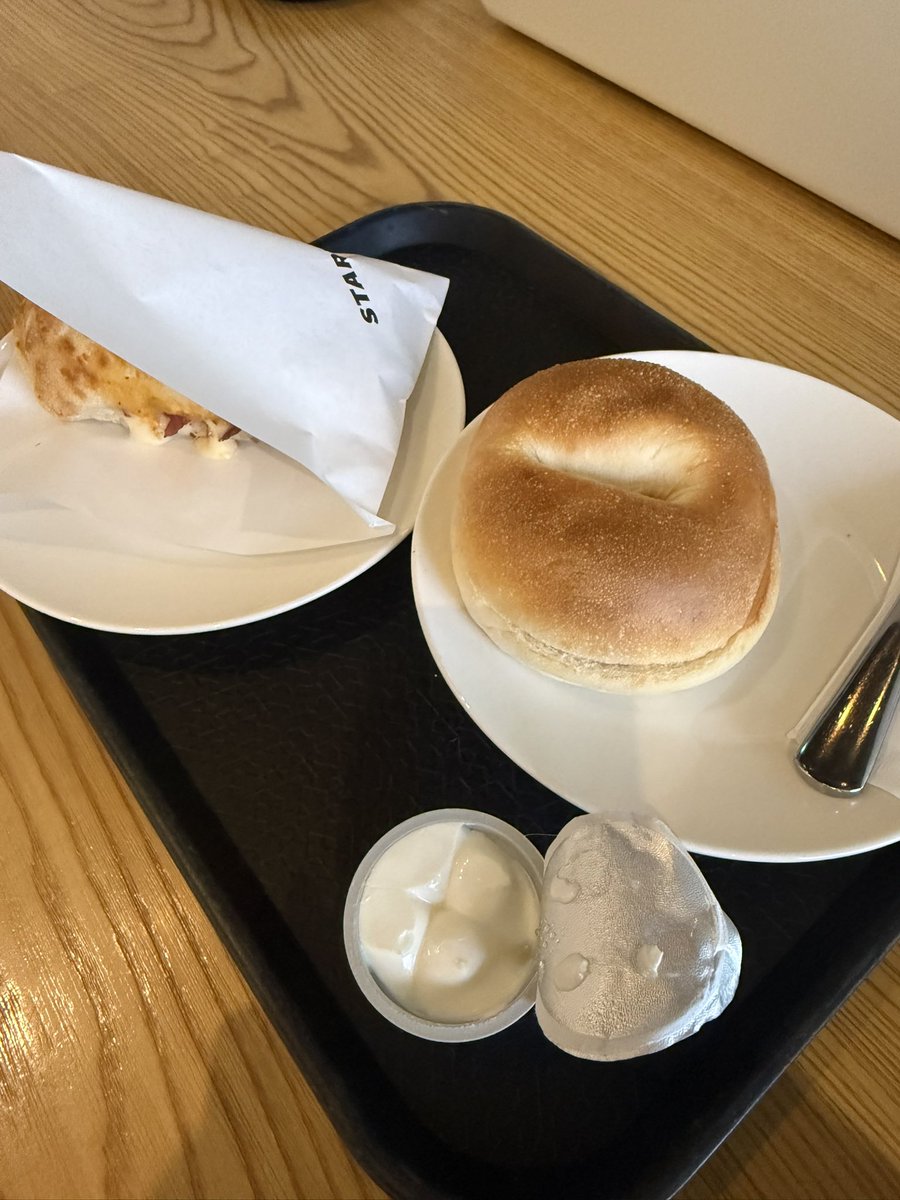 staros3333's tweet photo. 내 아점.. https://t.co/ZwgpIGyQuR