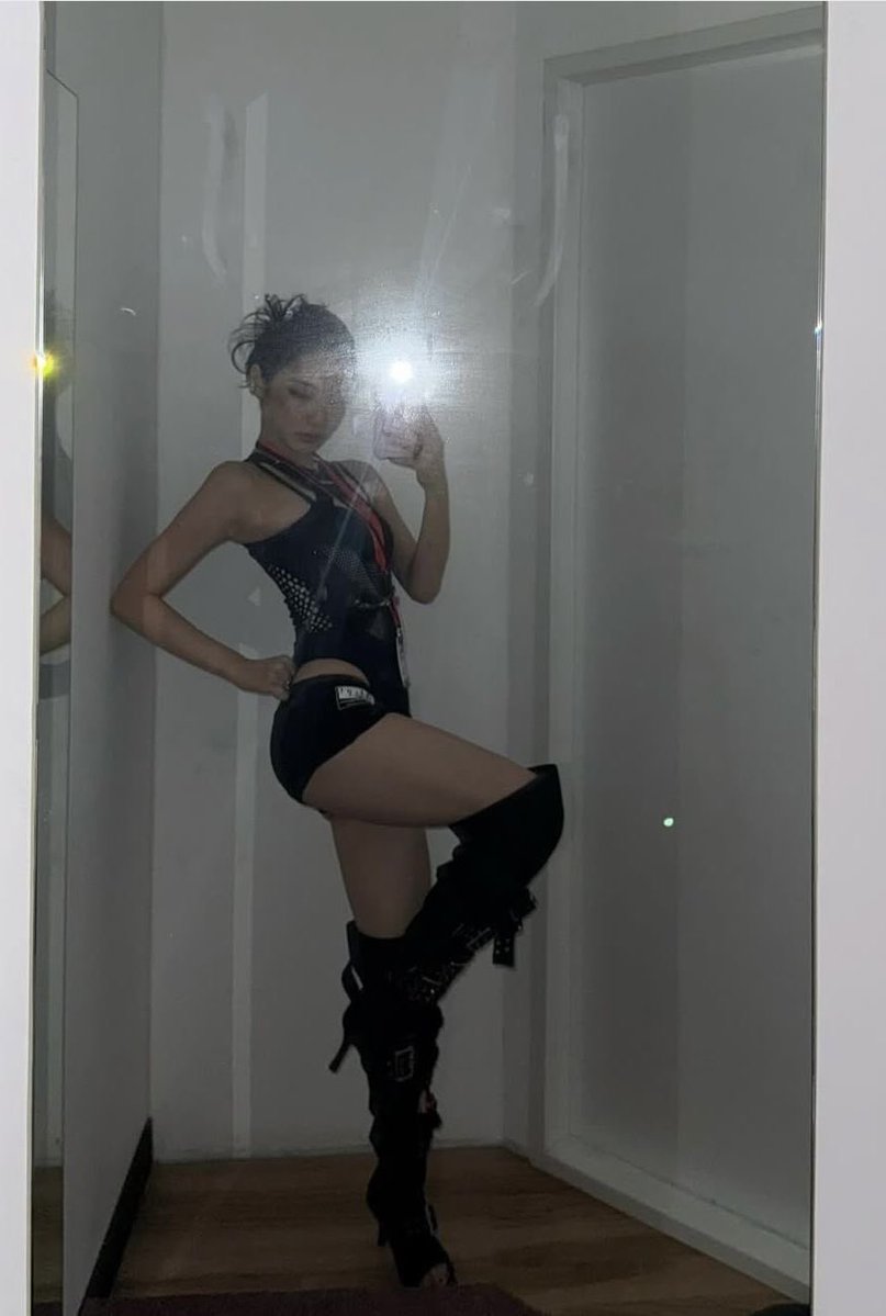 pwr2ning's tweet photo. me achei uma grandíssima gostosa com esse outfit quero postar mais cinquenta fotos 🫂 https://t.co/yVhrlvxwVk