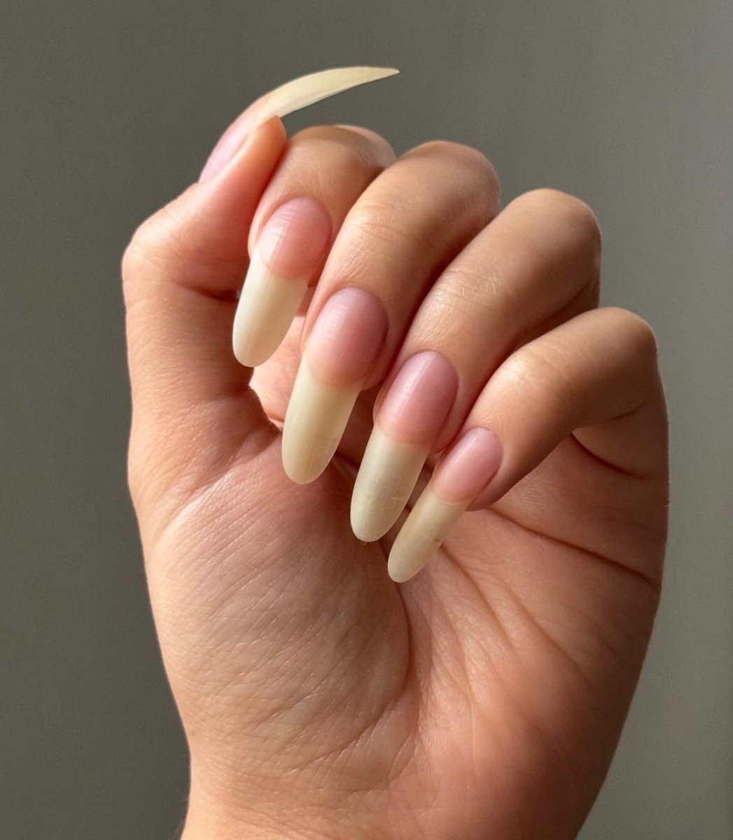 longnailspage's tweet photo. https://t.co/fXTjfW5dpq natural nails, rounded shaped
#barenails #nakednails #clearnails #cleannails #roundnails https://t.co/clKkc3JfRA