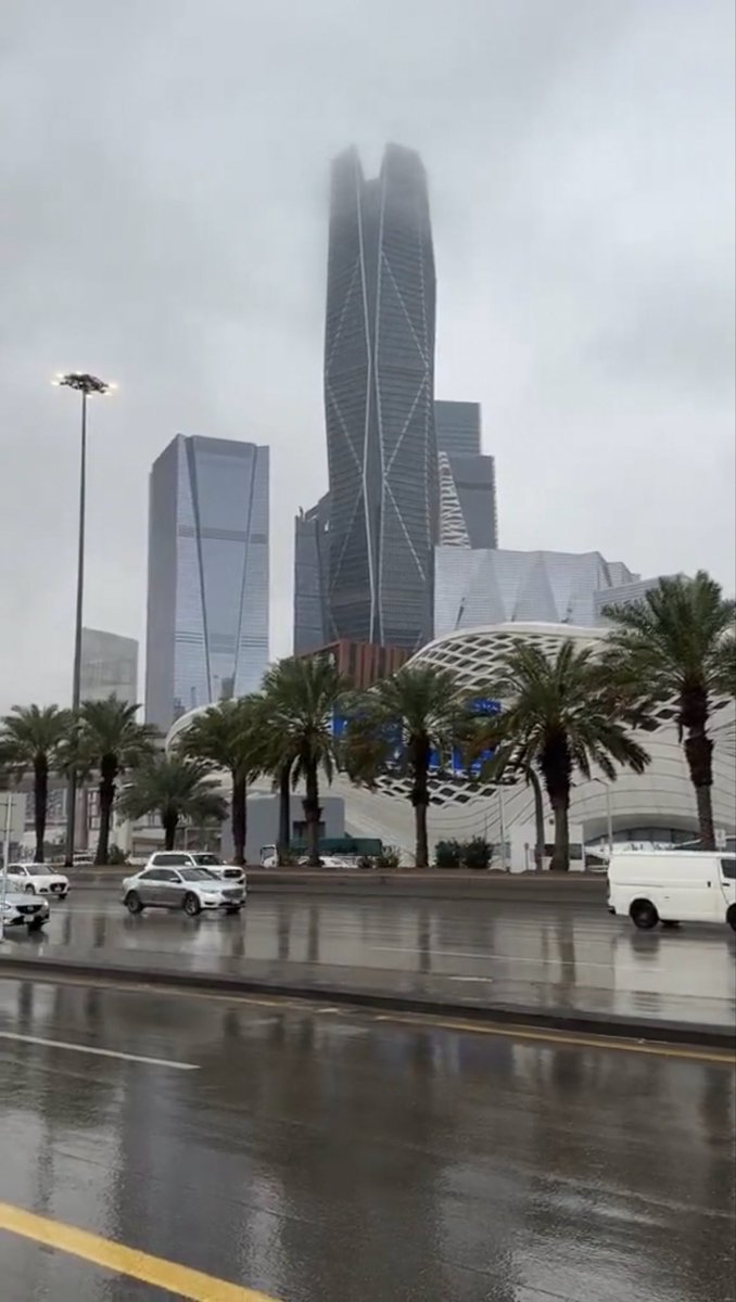 iFalcon10's tweet photo. ويقولون ليه تحبون الشتاء وهذي الأجواء عندنا !❤️ https://t.co/9ngNGRxS3B