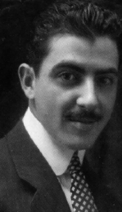 Hdad_Pasion's tweet photo. #Efemérides| El 2 de septiembre de 1975 falleció nuestro hermano Cayetano González, uno de los más grandes orfebres del siglo XX, que legó a nuestra Archicofradía obras tan extraordinarias como el paso del Señor, para el que empleó más de doscientos kilos de plata, madera dorada y marfil.

#Pasión26