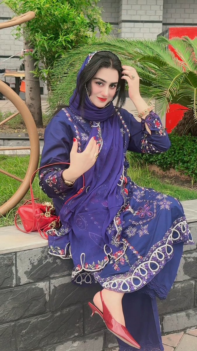 Samnakhan804's tweet photo. مسکراتے رہا کرو، وجہ چاہے کوئی بھی ہو،
زندگی خوبصورت ہے، غم چاہے کوئی بھی ہو۔ 😊✨ https://t.co/rCv9sOQ1Ak