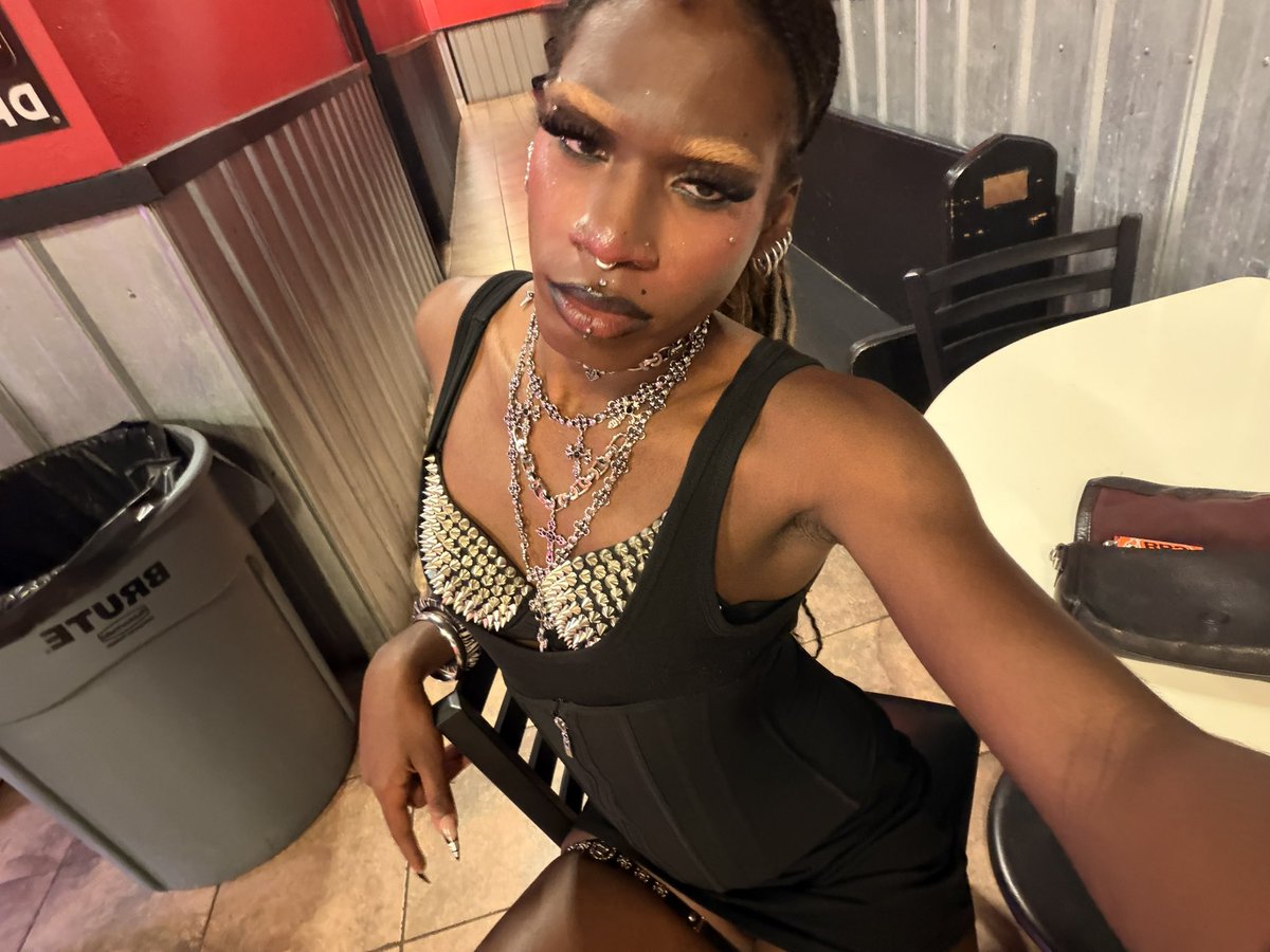 ovilatee's tweet photo. I’m just so #cunt 
Moots?? https://t.co/2Q0JHQ05Wr