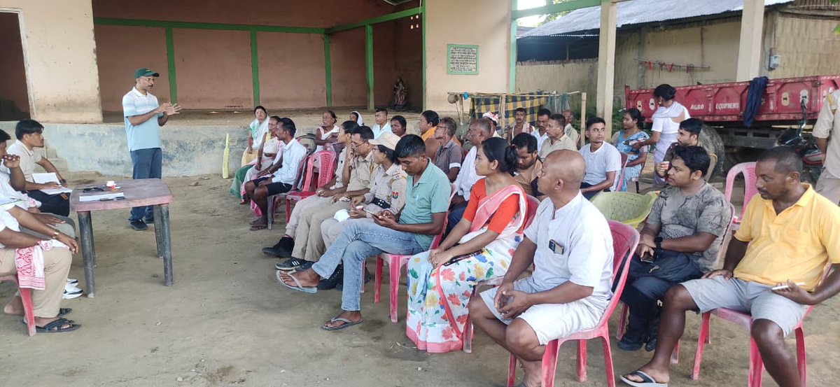 aaranyak's tweet photo. 🐘 Towards safer coexistence!
Aaranyak joined a stakeholder consultation at Lezai–Kalakhowa, Dibrugarh, Assam to discuss human-elephant conflict, community concerns and practical solutions for coexistence.
#HumanElephantConflict #ElephantConservation #CommunityConservation https://t.co/OwWDRhssK0