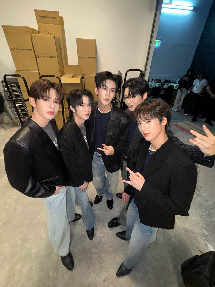 wabi_noni16's tweet photo. Yes we are ready 🔥
#FanboyGalaNight https://t.co/W4gnWZqAgL