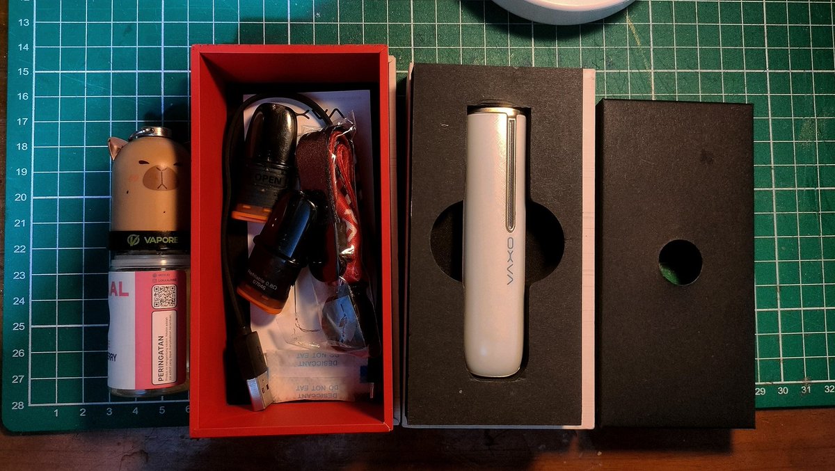 uuhooniee's tweet photo. WTS OXVA ARTIO 

FULLSET NOMIN
• GOOD CONDITION 
• FREE 2 CARTRIDGE + LIQ
• lanyard sealed

170K negtip oren on 🍊 cod gosend lalamove aku lok tangkot yaa https://t.co/3dVlGjKz1Q