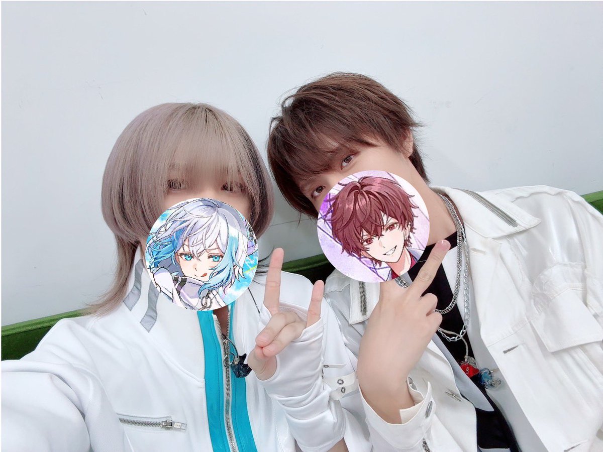 silvana4687's tweet photo. サマーツアー名古屋公演お疲れ様でしたぁぁぁ=͟͟͞͞( 'ヮ' 三 'ヮ' =͟͟͞͞)

名古屋めっちゃ元気だったし、しゅーあいすもめっちゃカッコよくて最高のライブでした🎂🎊🎉

あいすちゃんとは初めて一緒に立ったし、しゅーちゃんとはほんとに何年ぶりだァァァ( ✧Д✧)

みんなありがとおおおお2人ともパシャリΣp📷ω･´)