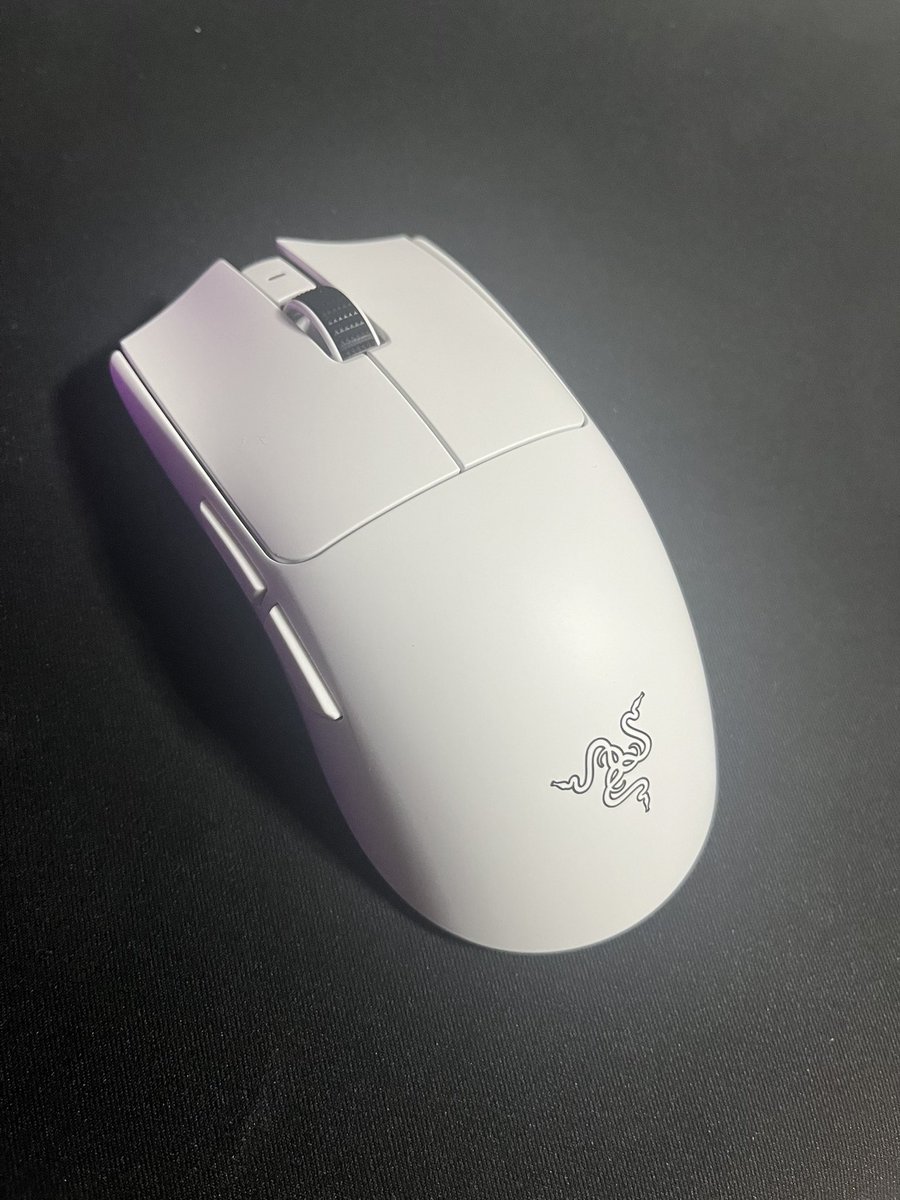 emilook146347's tweet photo. 4年ぶりにデバイス買った!! https://t.co/J2gBLPdrEl