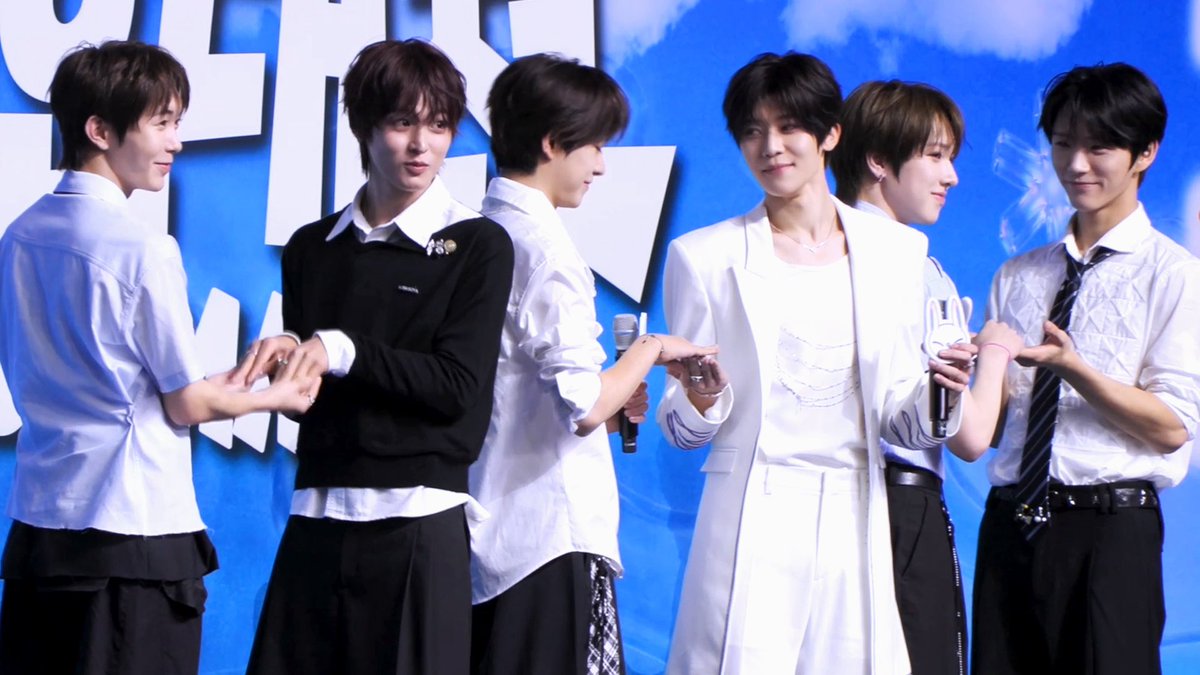 nctwishofficial's tweet photo. 21세기 중에 내겐 더없이 벅찬 순간❤️‍🔥˖⭒♬ ﾟ. | 21世紀中僕にとってかけがえのない瞬間🎵 ᩠᮫ ◞ೃ❤︎ | 캐리비안베이 & 가요대전 SUMMER Behind

https://t.co/cK5noFbJYp

EVERYTHING, ALL AT ONCE, NEO
https://t.co/oVNKWPOuPK

#NCTWISH #엔시티위시
#캐리비안베이 #가요대전SUMMER #Behind
#NCT_10TH_ANNIVERSARY