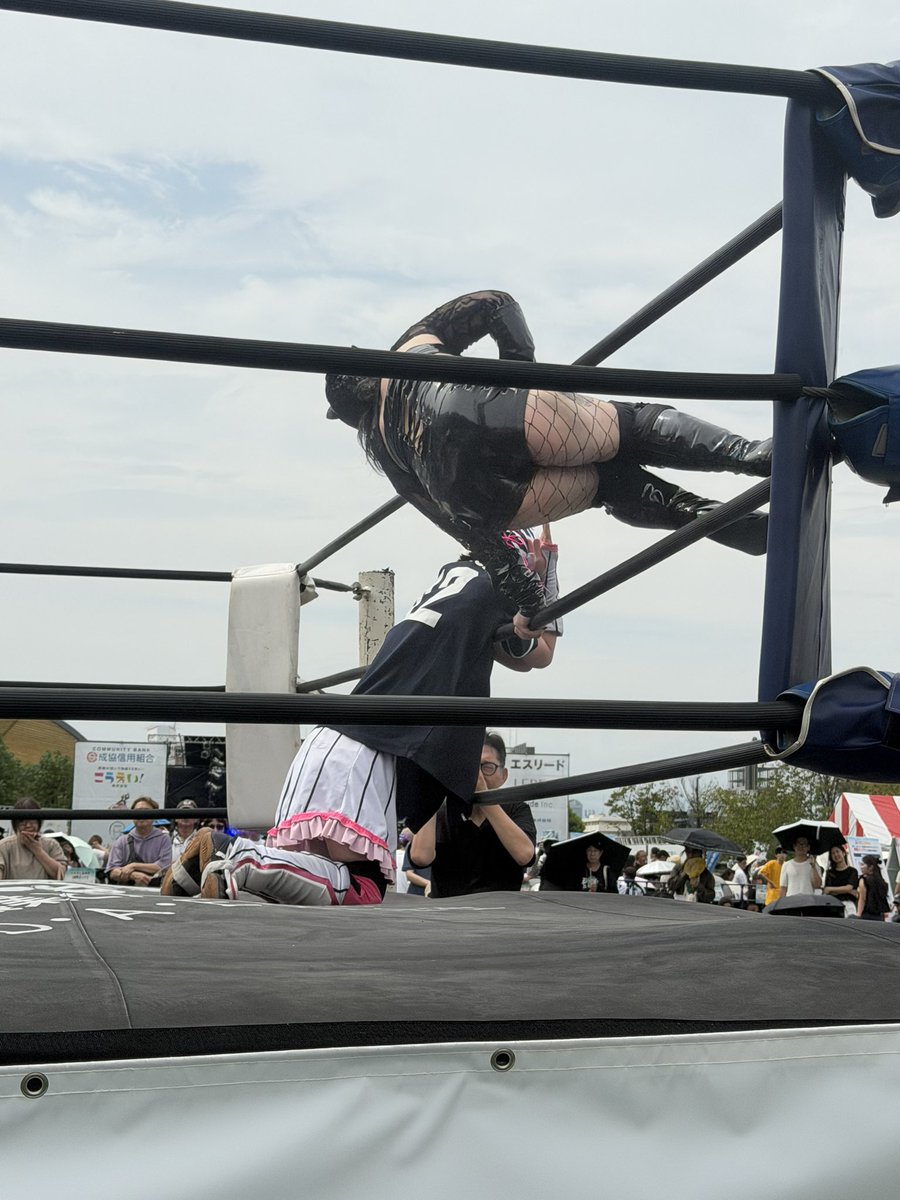 ogawakun7878's tweet photo. てんしば
おおきにプロレス
めでタイガールちゃんに619を決めるRIRUちゃん
器用やな
益々
芽咲🌱ちゃんとの
シングルが観たくなった
#道頓堀プロレス
#仁々芽咲
#RIRU https://t.co/UpXc2m2BaR