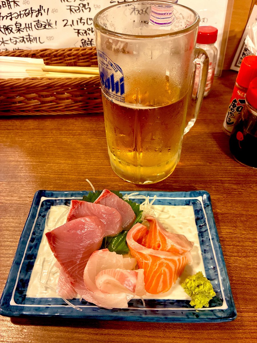 omemedamon_'s tweet photo. 徳田酒店でひくねとグルメ、もといダサ酒
タッチパネル注文じゃなかったから不安（声小さいからにぎやかなお店だと店員さんに気づいてもらえず注文できない🥲）だったけど、ここの店員さんはすぐ反応してくれてうれしかった
もやしのナムル、濃い味付けでおいしい…お酒がすすむ https://t.co/1XgimZ8PNG