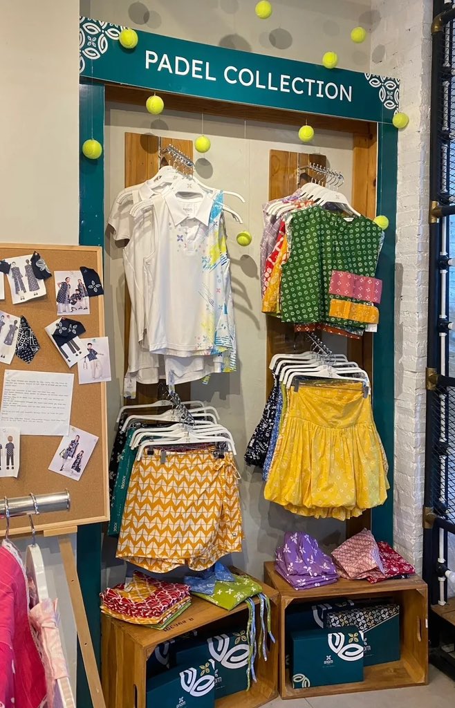 gaeulilie's tweet photo. Baru nemu tempat batik di Jogja yang ternyata koleksinya sebagus ini 😭 Motifnya unik, warnanya juga beragam, dan modelnya nggak monoton. Jadi pengen pilih semuanya 🥹 https://t.co/FHOFzvQDyV