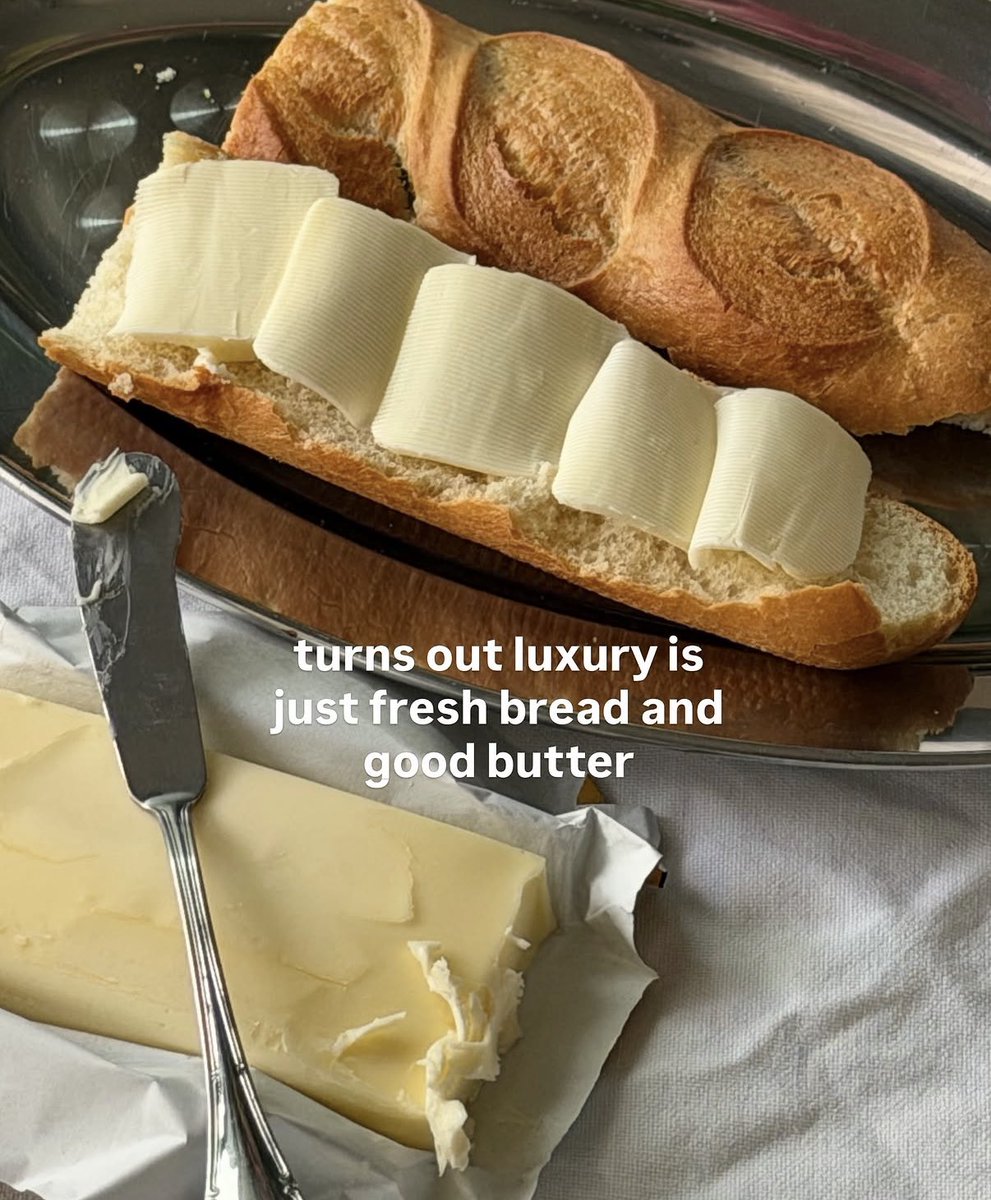 EvaLovesDesign's tweet photo. 🥖🧈 https://t.co/N0E1wyzL9e