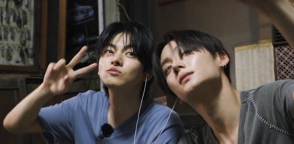 wondeul's tweet photo. LEOWON😭😭😭😭😭😭😭 https://t.co/WTzeNjCvTX