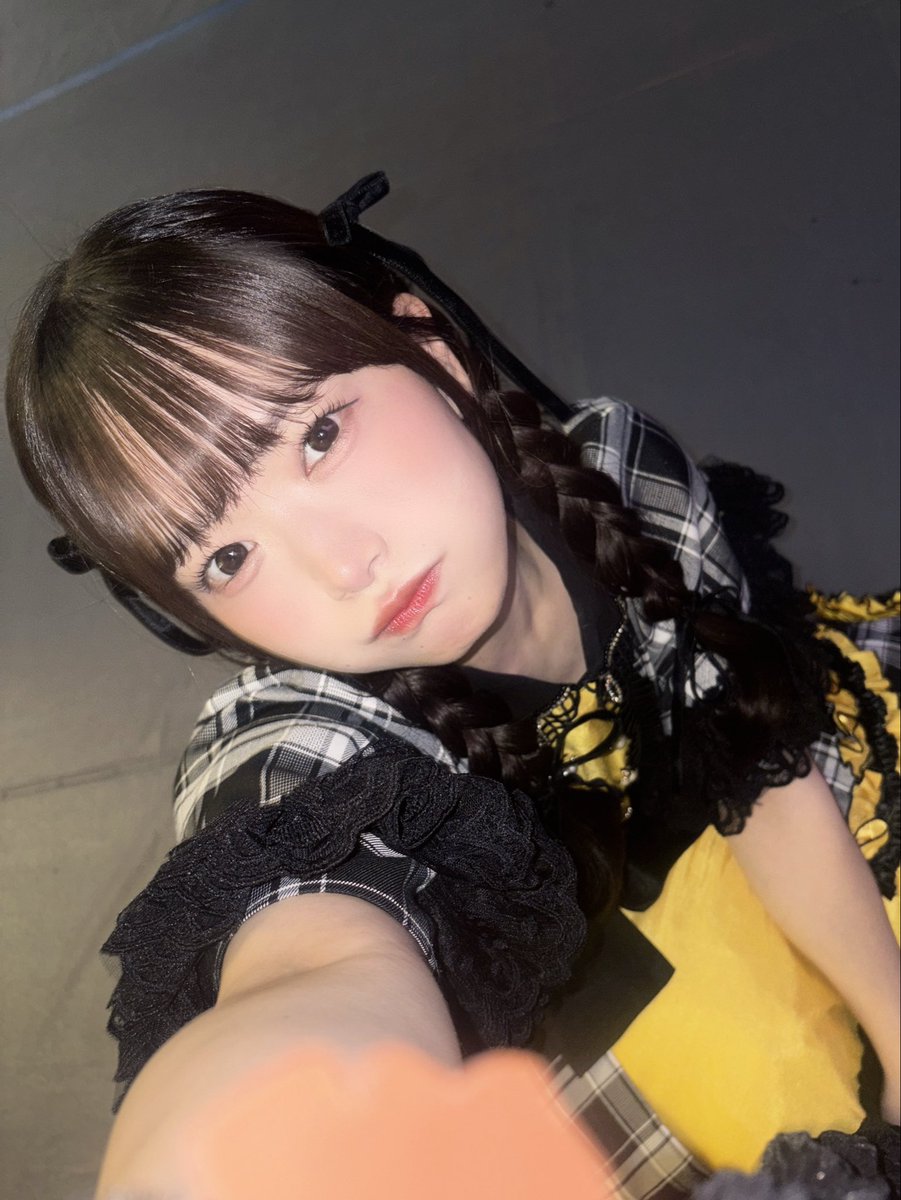 minami_haruka02's tweet photo. @ JAM EXPO 2026 supported by UP-T

2ステージありがとうございました🥝🍑
どちらのステージも違う熱さがあって
心も体もメラメラさんでした🔥

これからも前橋ウィッチーズを知ってもらえるように好きになってもらえるように頑張りますっ！！！！

💛三俣チョコ役　三波春香💛
#アットジャム　#アップティー
#前橋ウィッチーズ