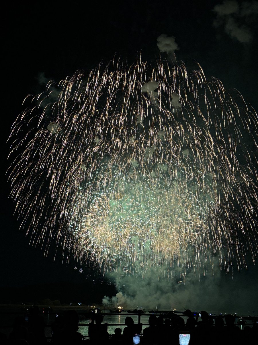 bmt513's tweet photo. 花火大会。最後のやつですが写真を。 https://t.co/MYGl6UFZqN