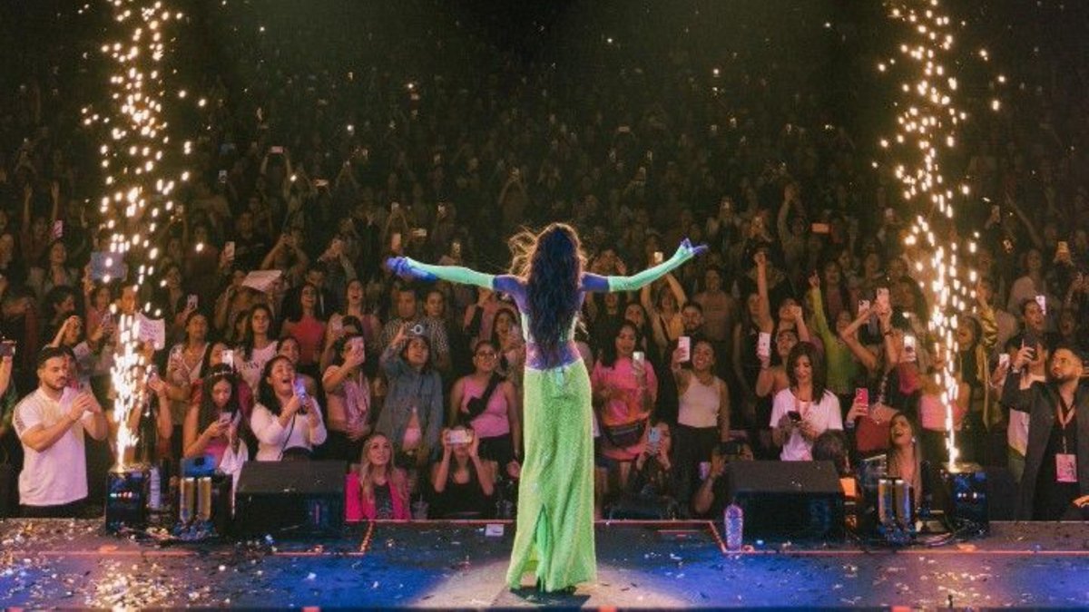 yisusttt's tweet photo. TINI Gracias a todos ustedes por venir
Y a la familia que no elegí.

La sangre no siempre es lealtad. Aunque te hayan traicionado, tu público es esa familia elegida que siempre te protegerá y jamás te dejará caer. https://t.co/ZfaY6NwS79