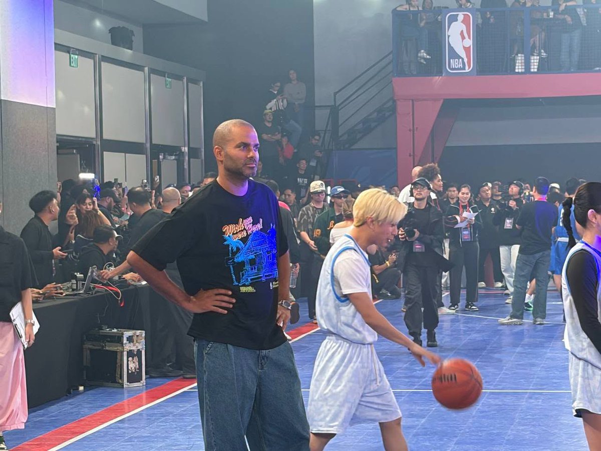 PhilippineStar's tweet photo. Team Jason Kidd or Team Tony Parker?

Local celebrities hit the court during the Prime Video Celebrity Showcase at the NBA House Philippines event, held at SPACE at One Ayala.

Team Jason Kidd is composed of Khalil Ramos, JM Ibarra, SB19’s Pablo, Stell and other local celebrities.

Team Tony Parker is made up of RK Bagatsing, SB19’s Josh, Ken, Justin , River Joseph and others. | via Charmie Joy Pagulong