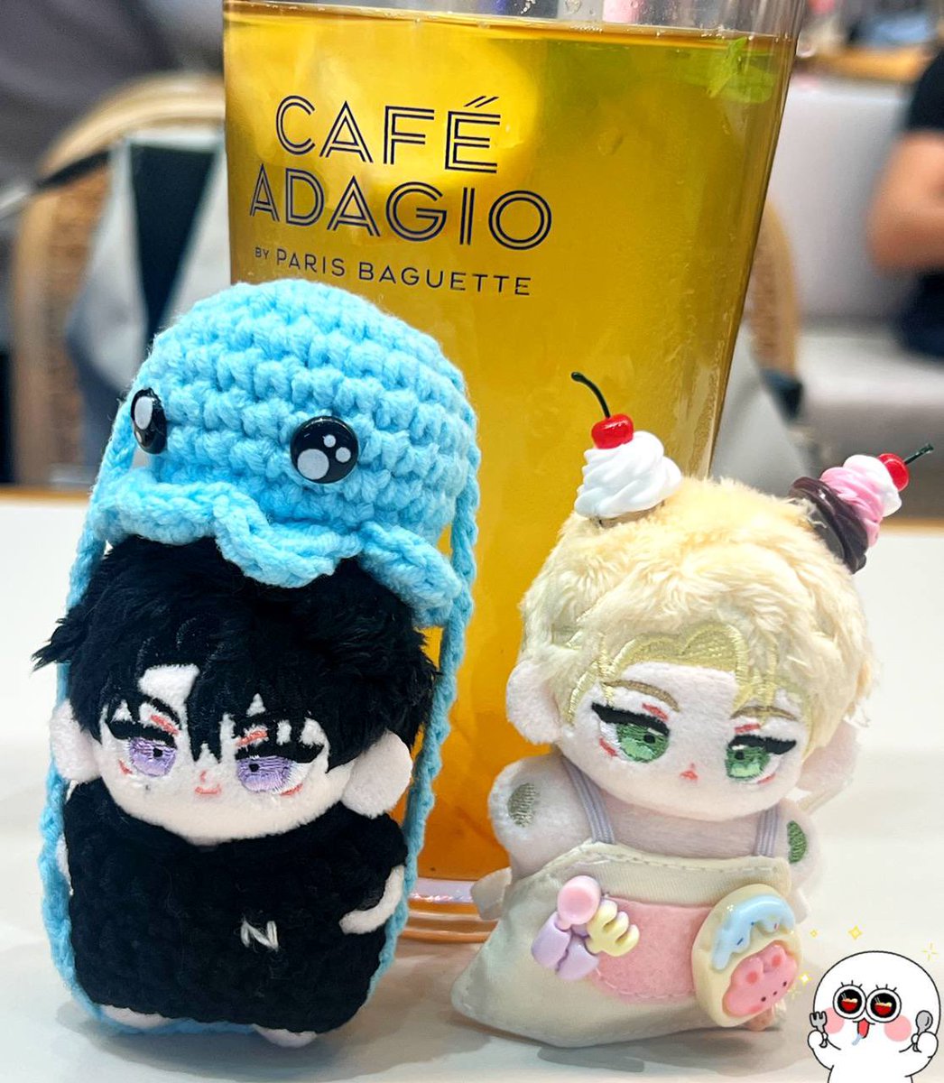 ryuianssi0508's tweet photo. After Booth Day = Cafe ME Time @ Paris Baguette with my cutest bb chewren Aaron & Yujin ๐คญ๐ซถ๐ฐ๐น
#AaronHunter #YujinHart #ํ๋์๋ผ์ดํธ #FlashLight #FL @Yangma77777 ๐ฆ https://t.co/qo4qf9ePVG