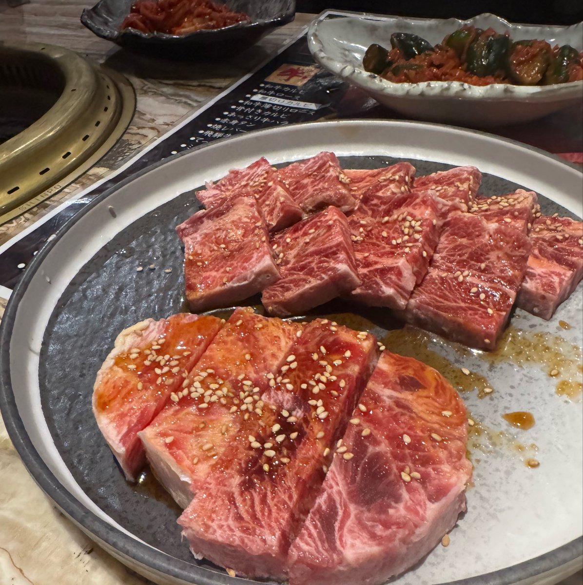 sakiyou's tweet photo. 4000円で食べ飲み放題とかいう神店がとうとう値上げするってんで値上げ前ラストの駆け込みを久々にいつメンで…まぁ値上げしても6000円くらいっぽいけど相変わらずコスパがおかしい。値上げ後にどう変わったかをチェックするために年内に再訪問予定です https://t.co/Pcob9iAq4A