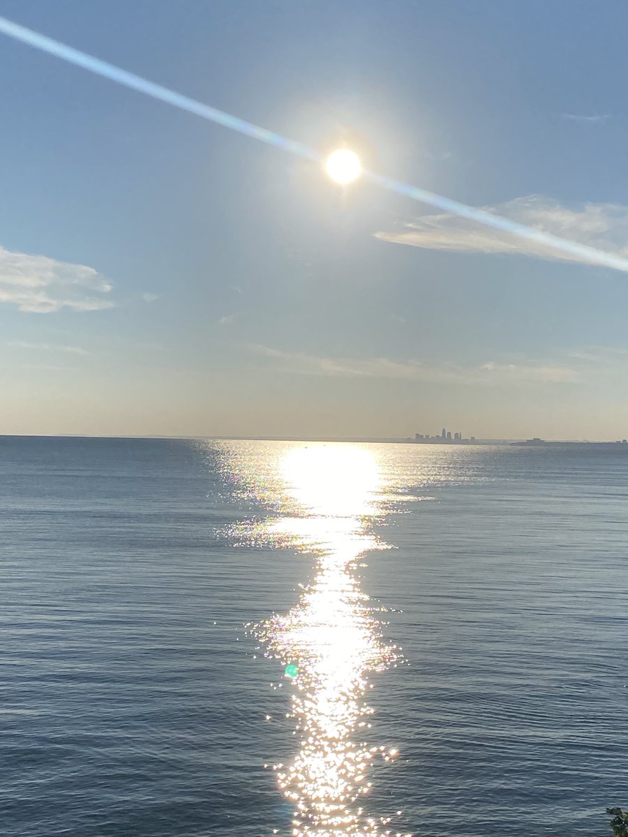 MunchCleveland's tweet photo. Welcome to a dazzling Saturday the glorious almighty weekend!! HE restores your sense of direction.

Color in sky, Prussian blue
Scarlet fleece changes hue
Crimson ball rises into view
Wear your love like Heaven
Wear my love like Heaven… https://t.co/1eS0NFTqcm