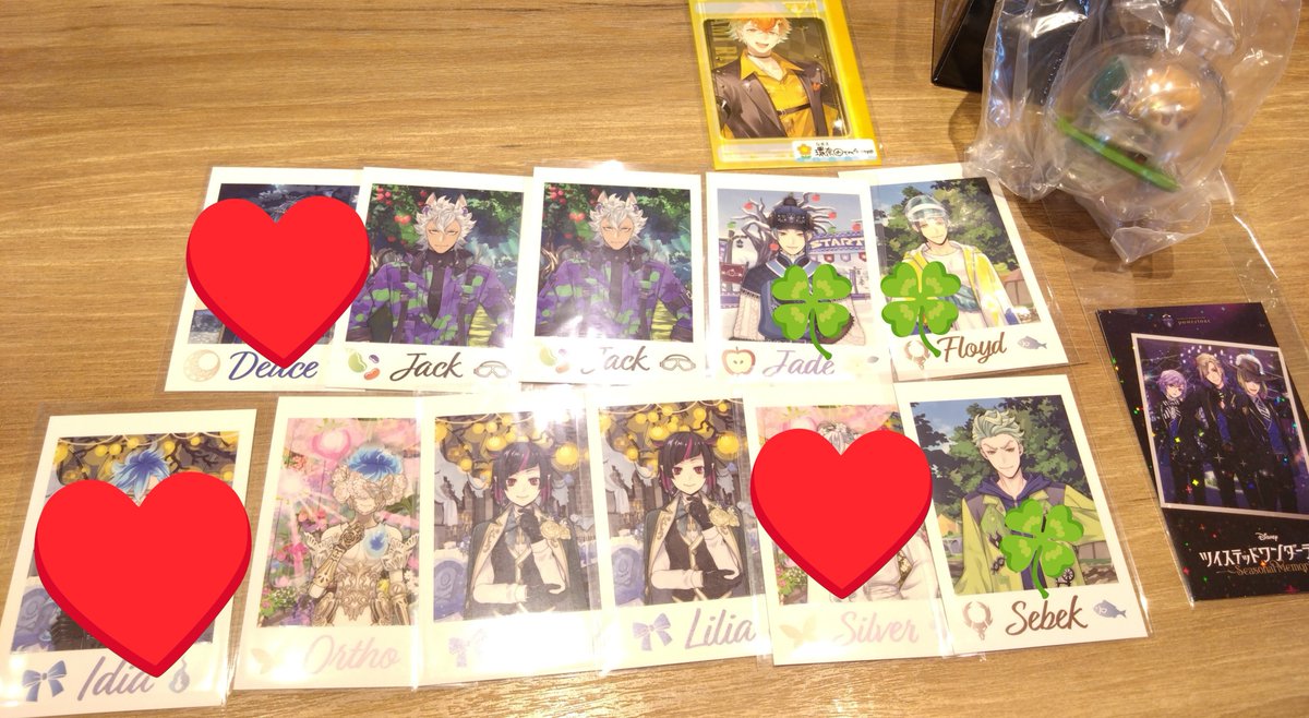 tm4xoxo's tweet photo. 【交換　譲渡】　ツイステ展　ランダムカード　テラリウム　入場特典

譲)テラリウム　エース
入場特典　ポムフィオーレ
ランダムカード　画像

求）テ／　リドル　(友人代理)　
入／　ディアソ
カード／　エース or 定価

後日天王寺orなんばにて手渡し希望＞郵送
︎🍀は︎無印から同数お迎えの方優先 https://t.co/DbMF8reHck