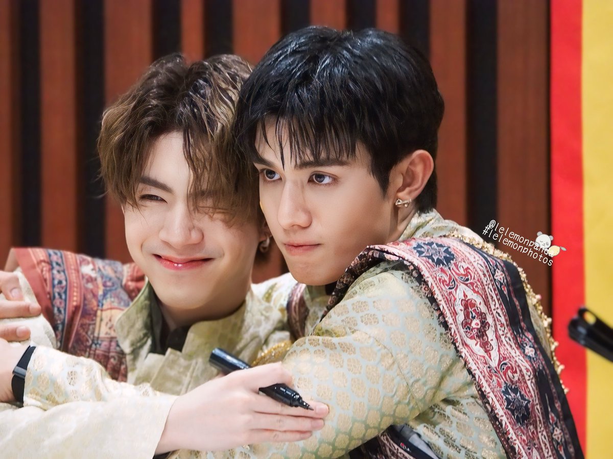lelemonpanda's tweet photo. NetJJ🖤🥕　Round 2

LUAT SPECIAL MOMENT IN JAPAN
#LUATFansigninJapan
#NetJJ https://t.co/u1ScOqNa5b