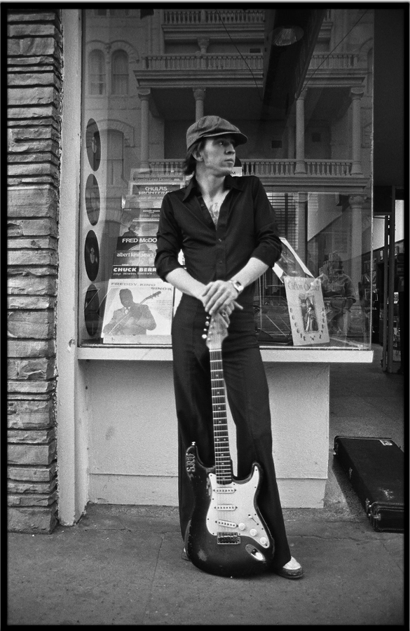 bluezharp's tweet photo. Stevie Ray Vaughan  
Austin, 1978. 
Photo by ©Ken Hoge https://t.co/sqI7dGHIUw