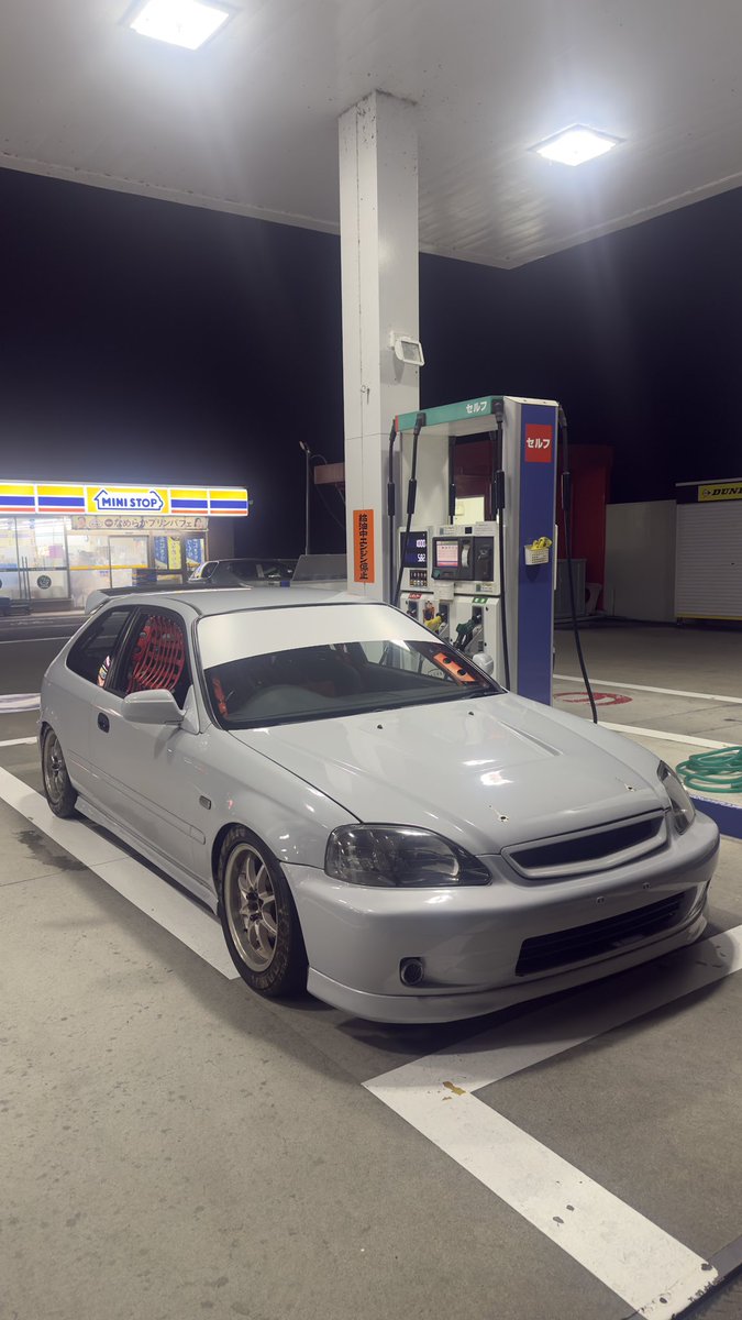 eli__yy's tweet photo. 街乗りホイーヨ変えました^^
37はサーキットと履きたくなったら履きます https://t.co/fUb293hxYn