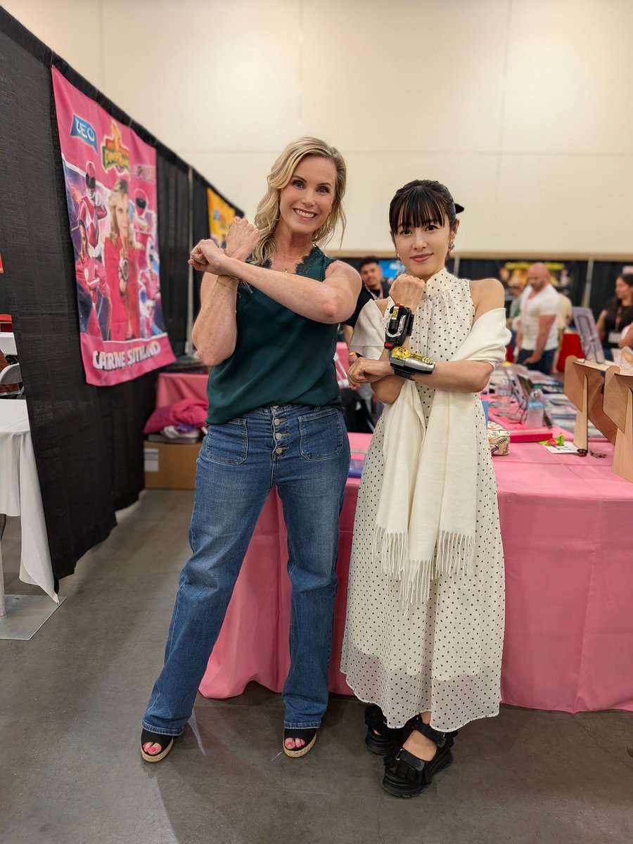 tamao_satoh's tweet photo. なんと、ピンクパワーレンジャーのキャサリン・サザーランド（Catherine Sutherland）さんに会えました💞感激💗 https://t.co/EpQ1wAQYib