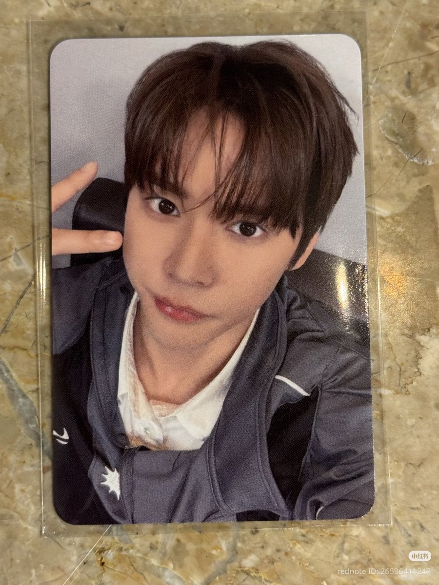 photocard_riize's tweet photo. 🎸⋆⭒˚｡⋆ PHOTOCARD RIIZE BENEFIT EVENT IN HONGKONG

MAKESTAR
I think this for winner
#라이즈 #쇼타로 #은석 #성찬 #원빈 #소희 #앤톤 https://t.co/U02ZQoL2Ep