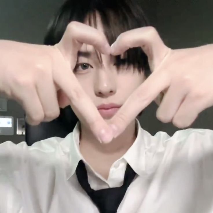 adieu_797's tweet photo. 흑발 타키를 매우사랑함 https://t.co/jKHCXNor8N