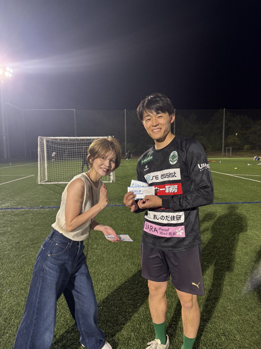 ACBS_1999's tweet photo. 8/25（水）
レノまちSCさん（@renomachi_sc ）主催のフットサル大会のお手伝いと大会に参加させていただきました！
レノファ山口（@renofayamaguchi ）渡部社長やスタッフの皆さんとも試合が出来ました！

試合をしてくださった皆さまありがとうございました！

@ACBS_1999 
#フクシマイキタイ https://t.co/KqZLk06bcn