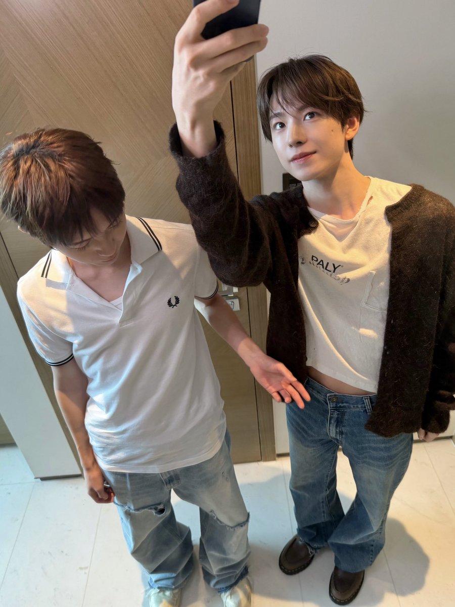 tokuuuS2's tweet photo. 유료즈 항상 이런 사진 주는 거 아는 사람 ㅋㅋㅋ
전나 귀여움 😍❤️‍🔥❤️‍🔥💕💞🩵💛 https://t.co/tdfegTc9l0