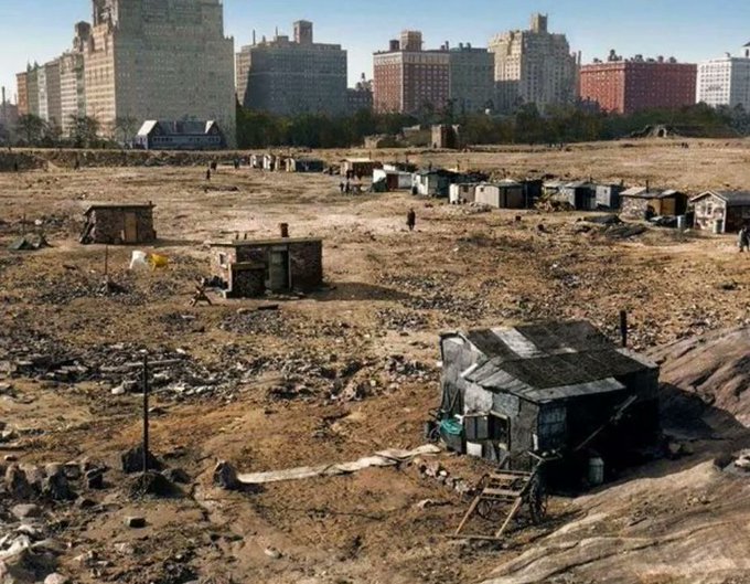 Rainmaker1973's tweet photo. Central Park during the Great Depression (New York, 1933) https://t.co/9HV3UngS9X
