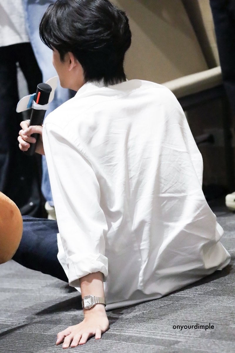 onyourdimple's tweet photo. แผ่นหลังที่กว้างเหมือนแผ่นดินของพี่ม่อน

#Almondbabybigboy https://t.co/NRxgKTCQxo