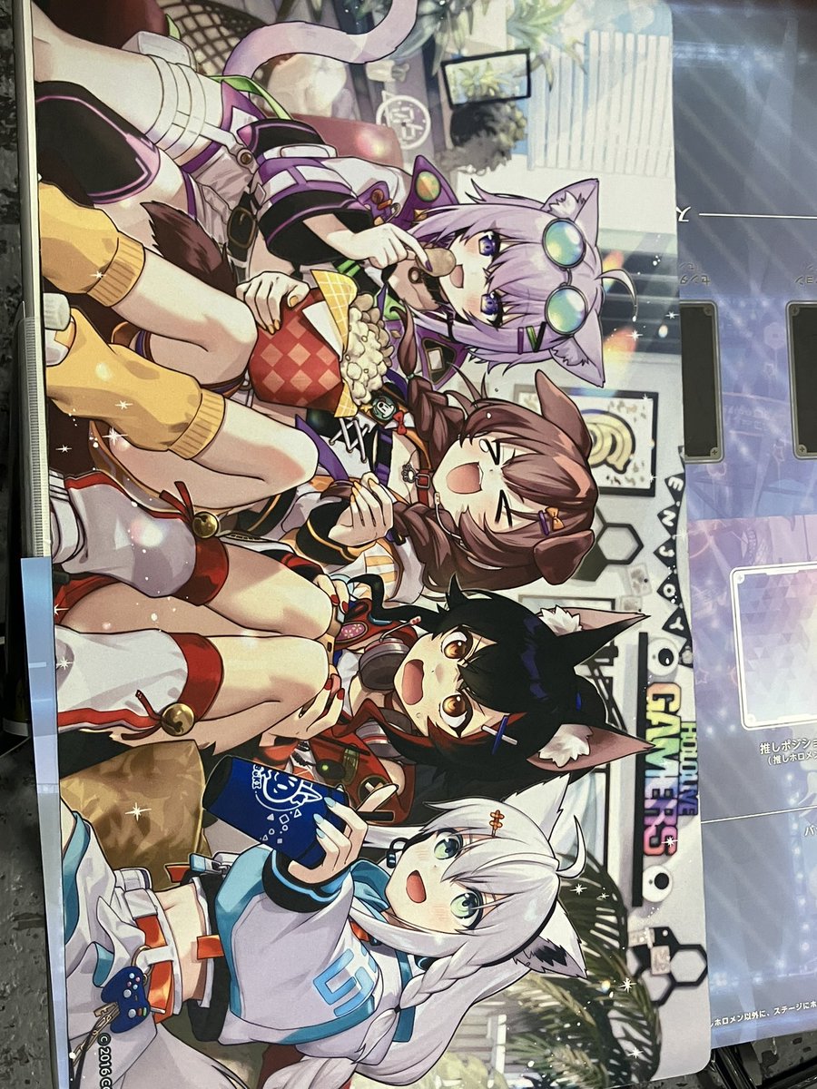 light_mound's tweet photo. 先程4人マッチ決勝にてAZKiを使用されてこよりが対面だった方が、プレイマットを忘れられていたのでインフォメーションにお渡ししてます！
マットの絵柄は添付の物になります！
もしお心当たりある方いらっしゃいましたらインフォメーションにお問い合わせください！

#hGS26大阪
#ホロカ https://t.co/GrqHJHbt2L