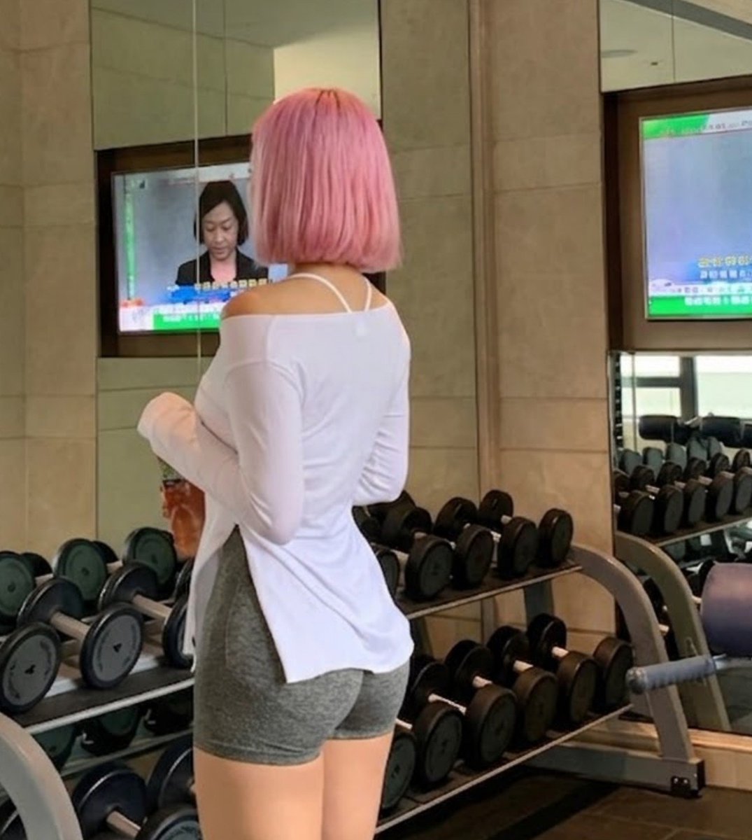 MonMon63481672's tweet photo. 係會所做 gym 唯一既好處係少人, 而唔好處都係因為太少人.....
#港女 #hkgirl #人妻 #肥妹 #人妻 #gym #運動女生 #羞辱 #ottd #反差 https://t.co/qqTQyQ3ste