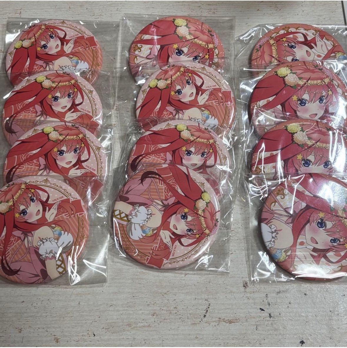 ribon_00212's tweet photo. 五等分の花嫁 ガチャっと缶バッジ 当たり付缶バッジコレクション 交換 買取 譲渡

求 同種二乃 （花の妖精） ＞ 希望額＋送料
譲 画像 一花 二乃 四葉 五月

✧ PayPay ＞ 銀行振込
✧ 初回プロカ必読
✧ 二乃はグッズ整理のため買取先を募集
✧︎出先のためID付お写真DMにて

お気軽にお声掛け下さい https://t.co/zPYUThIjxo