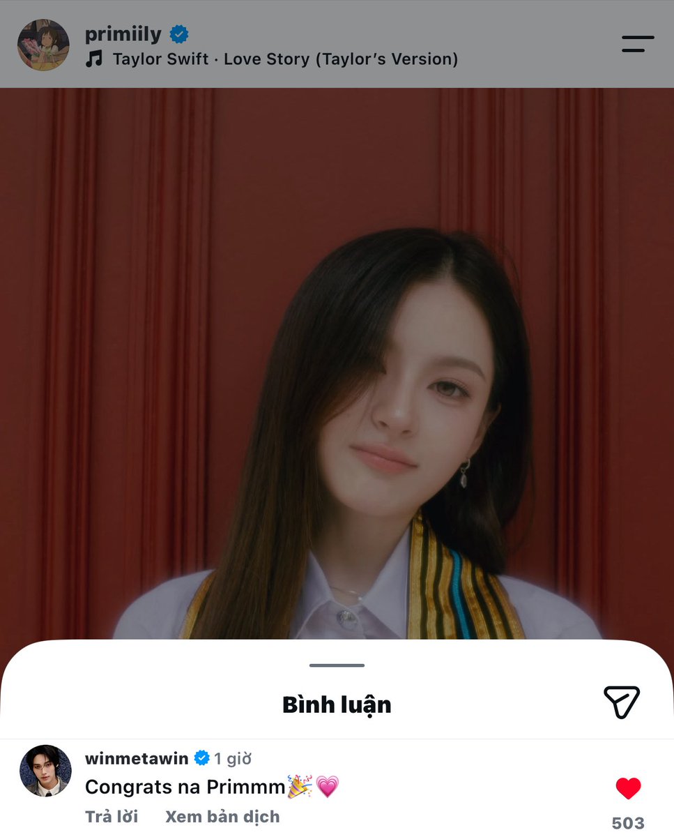 _fairy301_'s tweet photo. Just saw it, P’Win liked and commented: “Congrats na Primmm 🎉💗”

He usually calls her “Nong Prim” but maybe since Prim has graduated and is all grown up now, he just called her “Primmm” instead. That’s so cute 😆🫴🏻🩷

#winmetawin @winmetawin 
#primiily https://t.co/TQHqSVhtpT