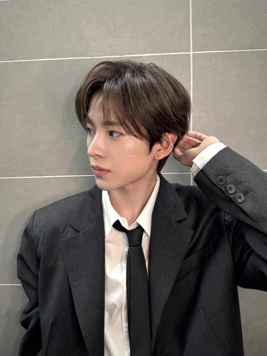 adoreyud's tweet photo. iya deh iya 😭 lu berdua yang paling cocok sejagat raya 😭lu berdua yang paling ceo pa itu 😭 lu berdua yang paling couple hits itu 😭 https://t.co/9ZpJRmN1JW
